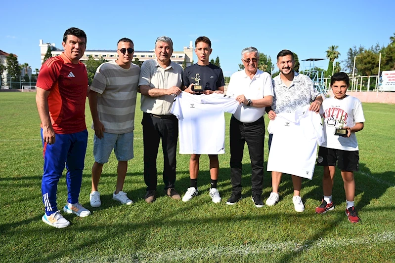 Başkan Topaloğlu’ndan futbolculara mangal